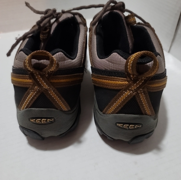 Keen Targhee Brown Leather Sneakers Mens 8.5 Waterproof EVent Outdoor Hike Trail